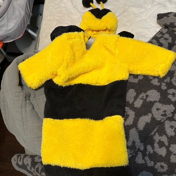 Halloween Pumpkin Hoodie, Hat and Booties & Bumble Bee Costume Baby 0-3 months - Picture 8 of 13